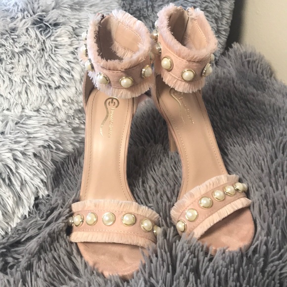 Blush pink heels with pearls 😊 - Picture 2 of 3